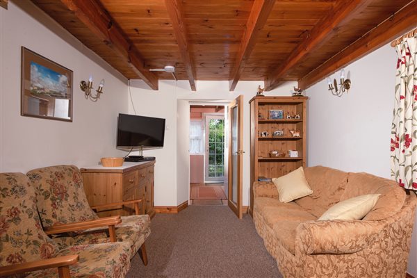 THE COTTAGE SITTING ROOM